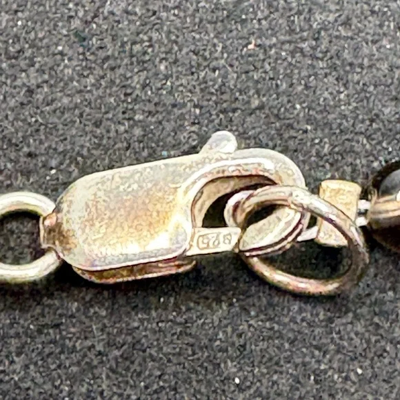 Multicolor Beaded Bracelet and Pendant Set - Picture 3 of 4